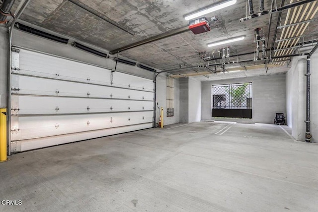 2830 Wagon Wheel Rd Unit 304, Oxnard, CA 93036 - garage with a garage door opener