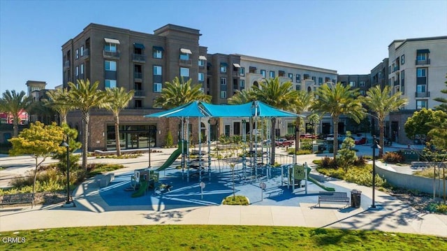 2830 Wagon Wheel Rd Unit 304, Oxnard, CA 93036 - view of property's community