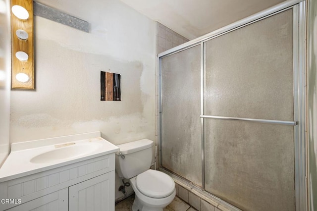 5576 Holly Ridge Dr, Camarillo, CA 93012 - bathroom featuring a shower with shower door and vanity