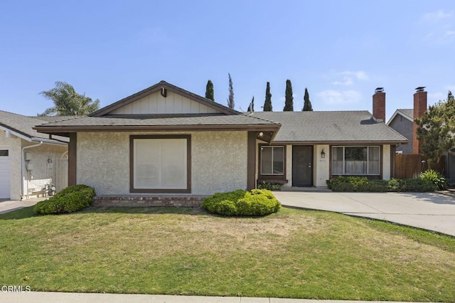 5576 Holly Ridge Dr, Camarillo, CA 93012 - view of front facade featuring a chimney