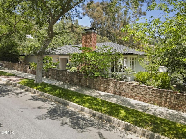 1550 Scenic Dr, Pasadena, CA 91103 - single story home with a chimney and stucco siding