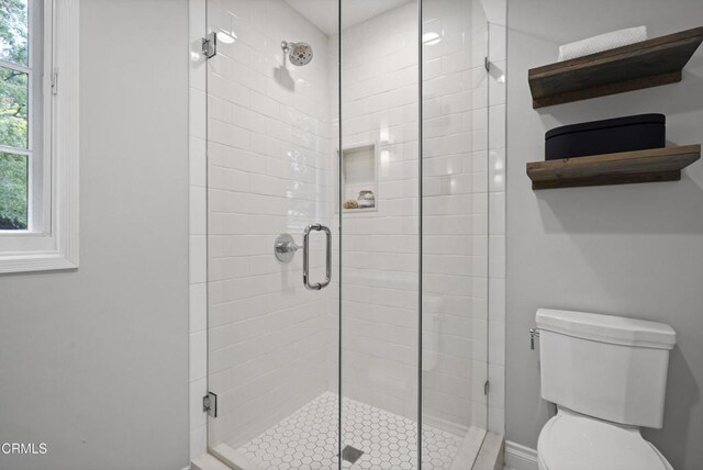 1550 Scenic Dr, Pasadena, CA 91103 - full bath with toilet and a stall shower