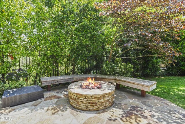 1550 Scenic Dr, Pasadena, CA 91103 - view of patio featuring an outdoor fire pit