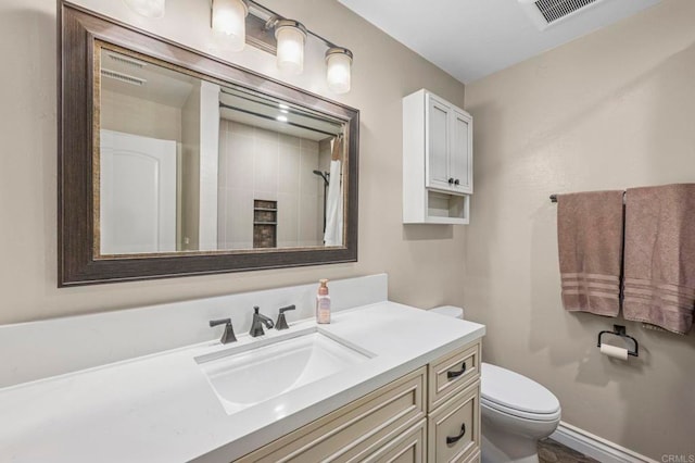 525 Hilo Way, Vista, CA 92081 - full bathroom featuring vanity and curtained shower