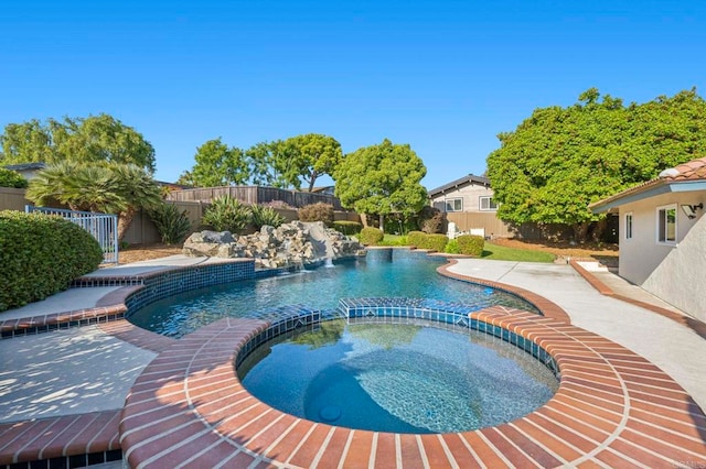 525 Hilo Way, Vista, CA 92081 - view of pool with a fenced backyard, a pool with connected hot tub, and a patio area