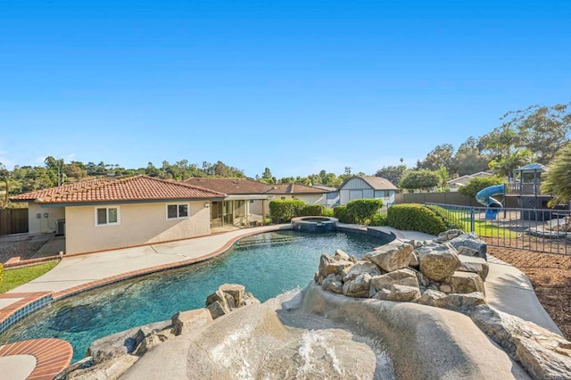 525 Hilo Way, Vista, CA 92081 - view of pool with a patio area and a pool with connected hot tub