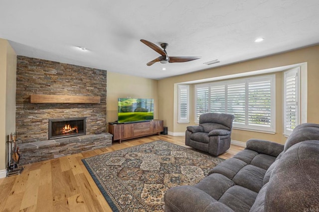 525 Hilo Way, Vista, CA 92081 - living room featuring a ceiling fan, wood finished floors, a fireplace, and recessed lighting