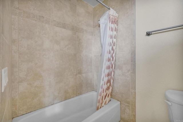 1138 Via Mil Cumbres, Solana Beach, CA 92075 - full bath featuring shower / bath combo and toilet