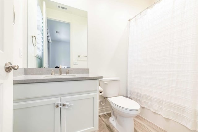 35909 Shetland Hls E, Fallbrook, CA 92028 - full bathroom featuring wood finished floors, vanity, and shower / bathtub combination with curtain