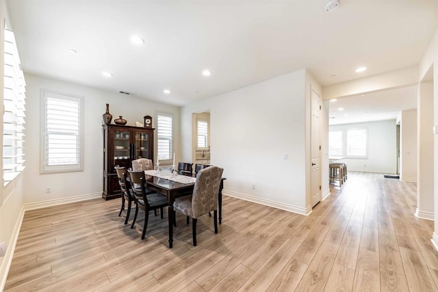 35909 Shetland Hls E, Fallbrook, CA 92028 - dining space featuring light wood finished floors and recessed lighting