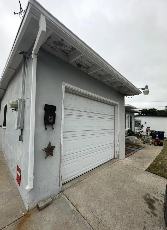3766 King Ln, Mesa, CA 91941 - garage featuring concrete driveway