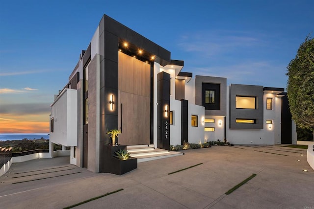 6627 Muirlands Dr, La Jolla, CA 92037 - view of modern home