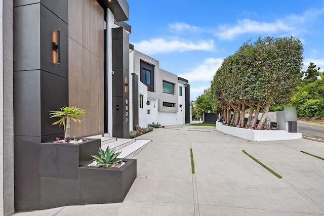 6627 Muirlands Dr, La Jolla, CA 92037 - view of road