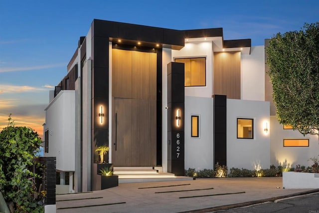 6627 Muirlands Dr, La Jolla, CA 92037 - view of modern home