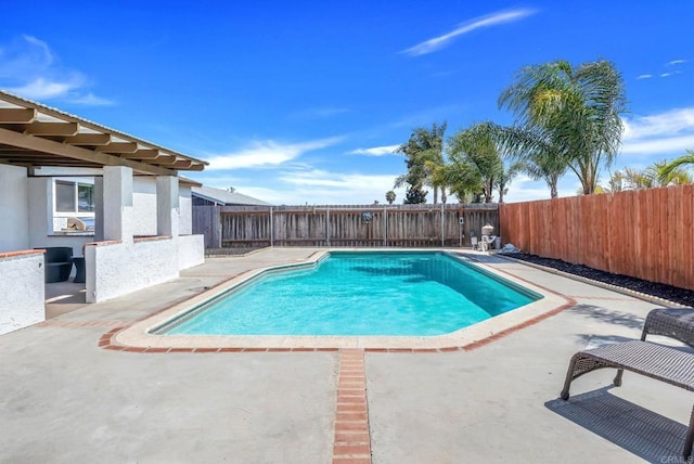 1472 Loma Ln, Chula Vista, CA 91911 - view of swimming pool with a patio area and a fenced backyard