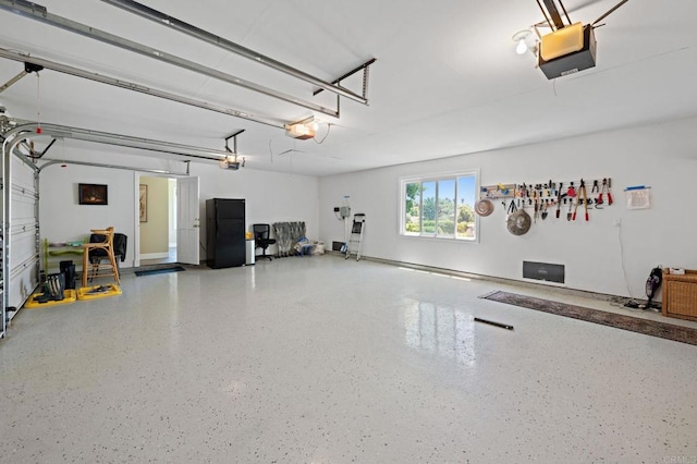 18 Gateview Dr, Fallbrook, CA 92028 - garage with a garage door opener
