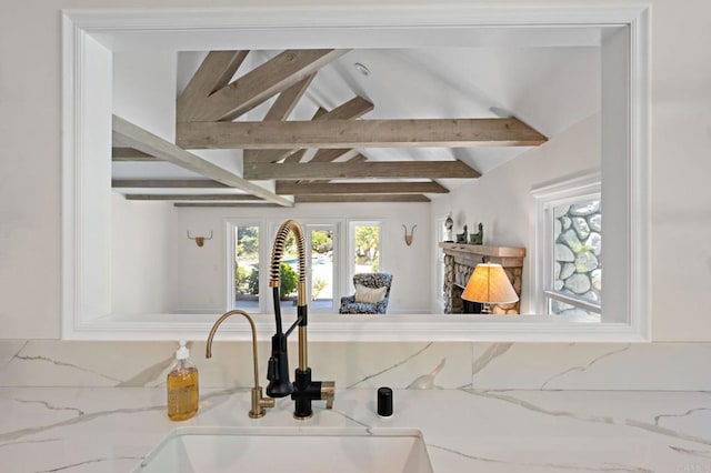 18 Gateview Dr, Fallbrook, CA 92028 - detailed view of backsplash and light stone counters
