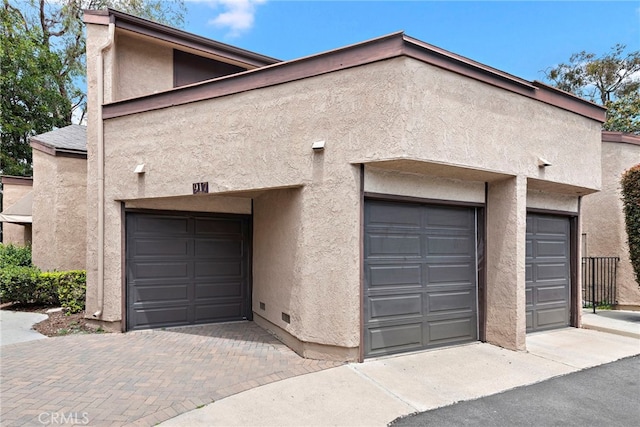 917 Hyde Ct, Costa Mesa, CA 92626 - garage with driveway