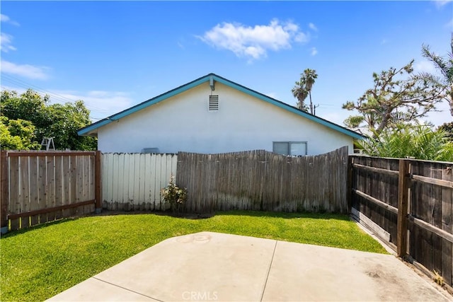 10402 Oronsay Cir, Huntington Beach, CA 92646 - fenced backyard with a patio