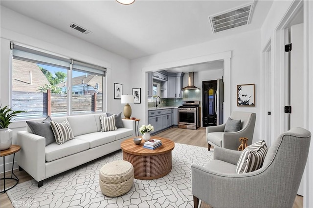 210 Amabel St, Los Angeles, CA 90065 - living area featuring light wood-type flooring