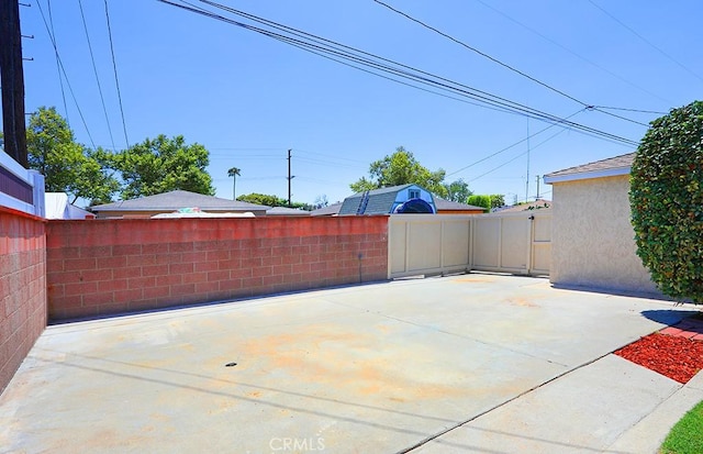 9864 Van Ruiten St, Bellflower, CA 90706 - view of patio / terrace