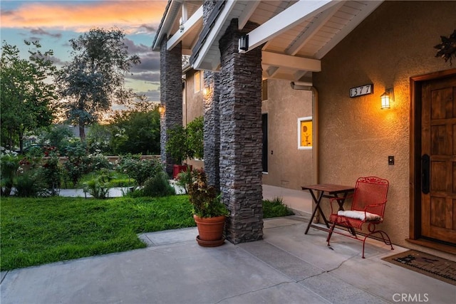1377 Knoll Rd, Redlands, CA 92373 - patio terrace at dusk with a patio area