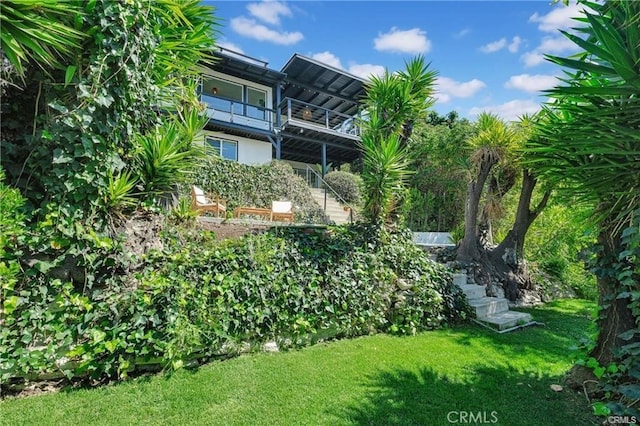 1923 Hollyvista, Los Angeles, CA 90027 - view of green lawn featuring stairway