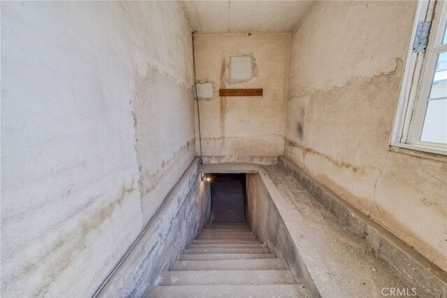 503 California Ave, Needles, CA 92363 - view of stairway