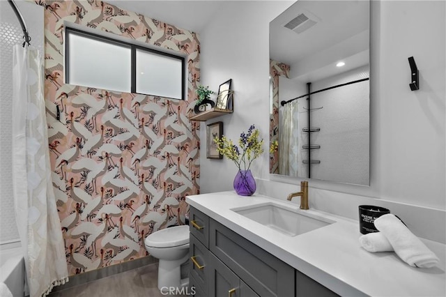 2004 Grant Ave Unit B, Redondo Beach, CA 90278 - bathroom with vanity and shower / tub combo with curtain