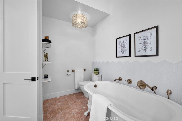 2004 Grant Ave Unit B, Redondo Beach, CA 90278 - full bath with a tub to relax in and baseboards