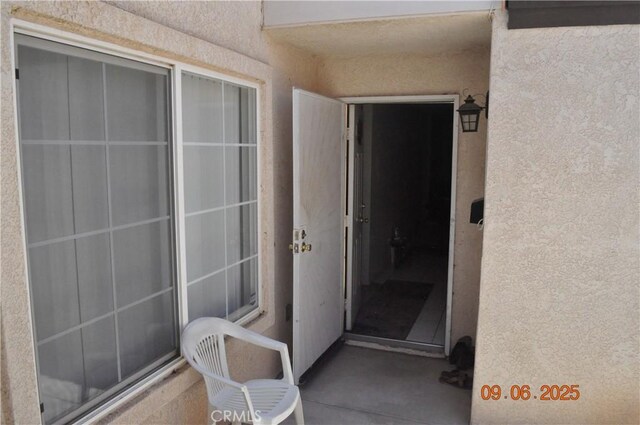 11584 Oak St, Apple Valley, CA 92308 - entrance to property with stucco siding
