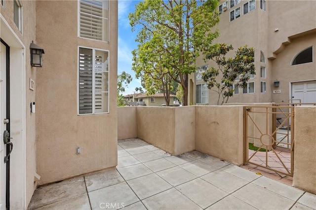 8308 Atlanta Ave Unit 101, Huntington Beach, CA 92646 - balcony with a patio area