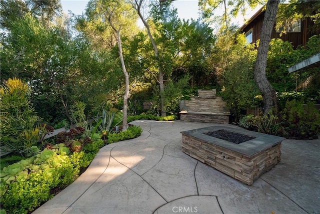 753 Claymont Dr, Los Angeles, CA 90049 - photo 25