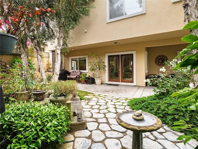 120 Via Alameda, Redondo Beach, CA 90277 - back of property featuring stucco siding and a patio
