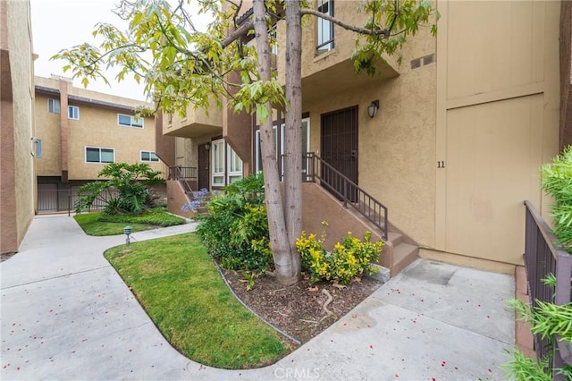2254 Gaviota Ave Unit 11, Signal Hill, CA 90755 - entrance to property with stucco siding