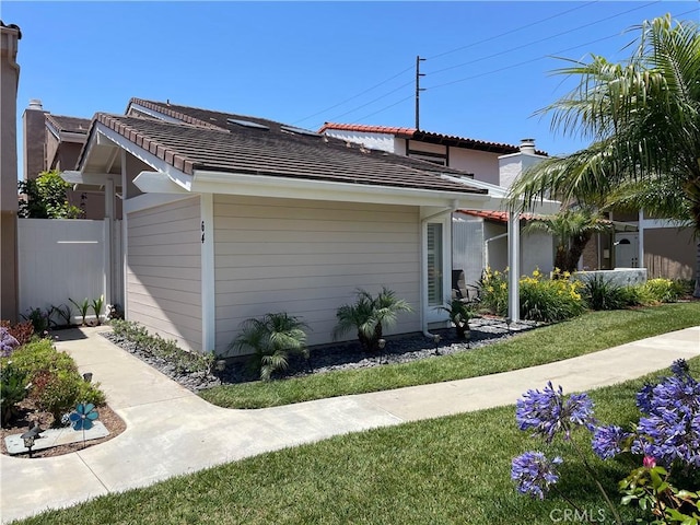 64 Seacrest Ct, Long Beach, CA 90803 - view of side of home with a tiled roof