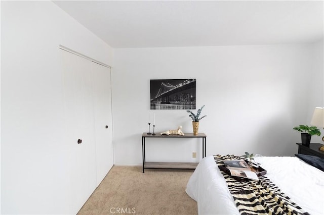 910 Kittery Way, Pinole, CA 94564 - bedroom featuring light carpet and a closet