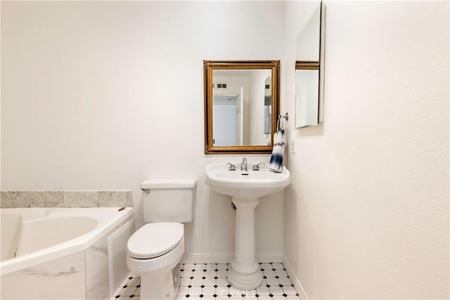 2051 Orizaba Ave Unit 8, Signal Hill, CA 90755 - bathroom with a bath and toilet