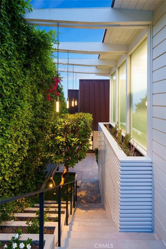 2517 Iris Way, Laguna Beach, CA 92651 - view of patio / terrace
