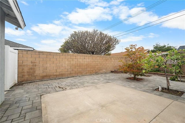 14571 Yucca Cir, Huntington Beach, CA 92647 - photo 9