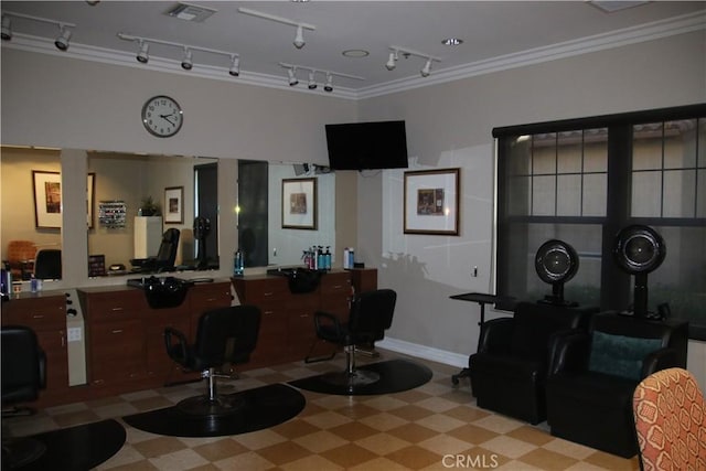 197 Inkster Way, Hemet, CA 92545 - common area with crown molding