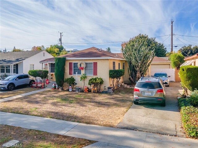 517 N Avon St, Burbank, CA 91505 - view of front of home with stucco siding