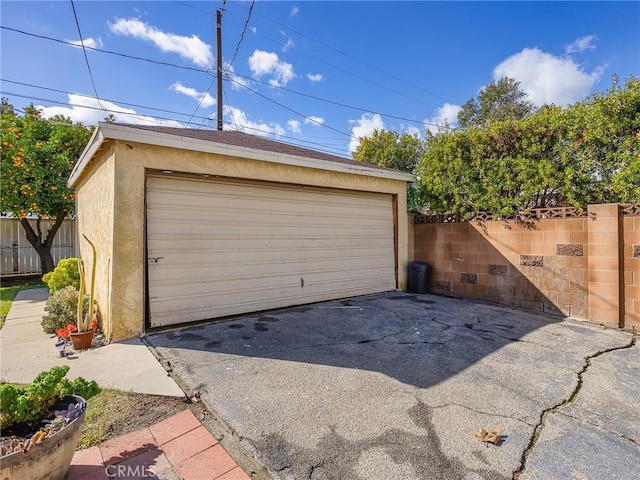 517 N Avon St, Burbank, CA 91505 - view of detached garage