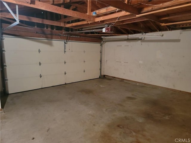 733 Piccadilly, Hemet, CA 92544 - view of garage