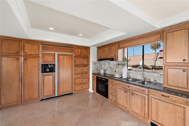 408 Pasadena Ct Unit L, San Clemente, CA 92672 - kitchen with black appliances, a tray ceiling, a sink, backsplash, and recessed lighting