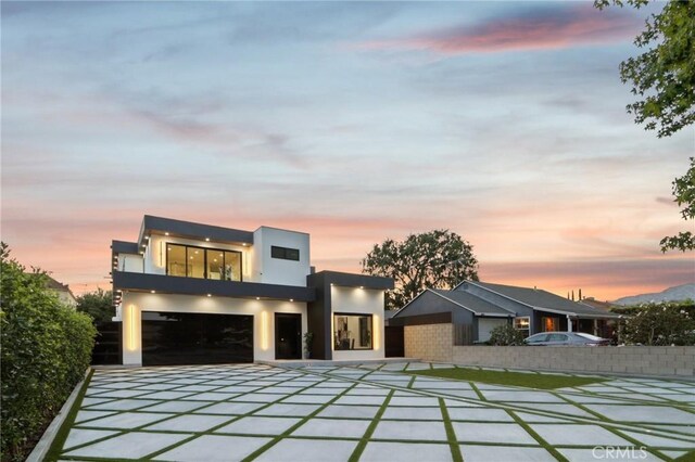 2227 N Lamer St, Burbank, CA 91504 - contemporary home featuring stucco siding