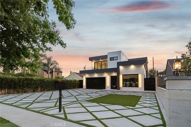2227 N Lamer St, Burbank, CA 91504 - contemporary home featuring stucco siding and a garage