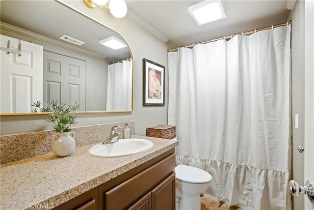 367 Caminito Barcelona, Chula Vista, CA 91914 - bathroom with vanity, ornamental molding, and a shower with shower curtain
