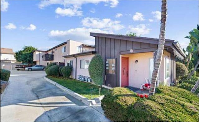 28241 Silverado Canyon Rd, Silverado, CA 92676 - view of front facade featuring board and batten siding