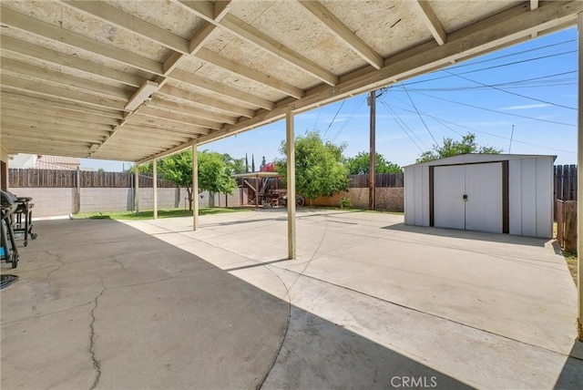 155 N Acacia Ave, Rialto, CA 92376 - fenced backyard with a patio